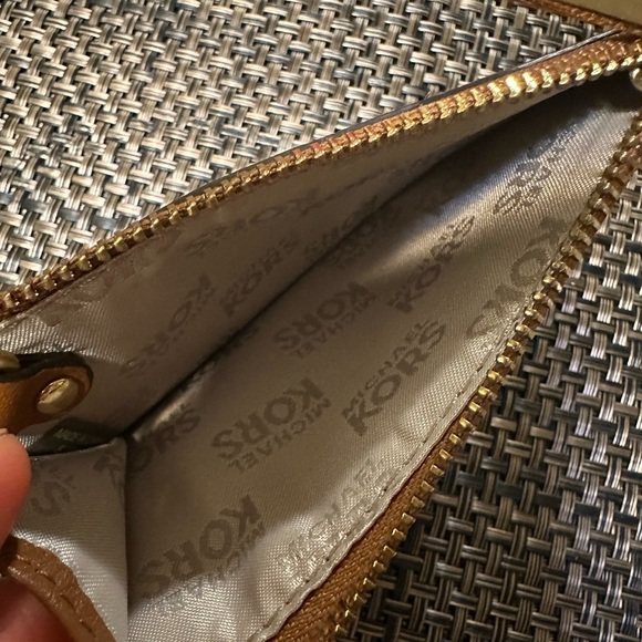 Michael Kors Fulton Key Pouch - Picture 8 of 8